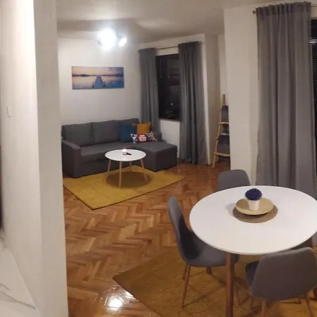 Apartman Matoni * ليفنو
