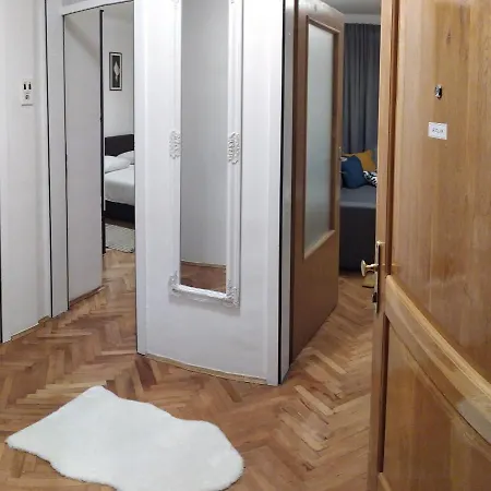 Apartman Matoni * ليفنو