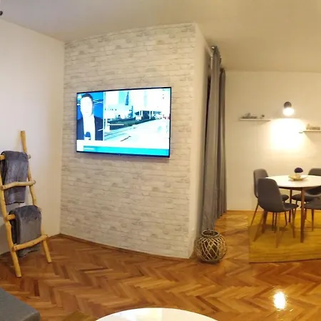 Apartman Matoni ليفنو